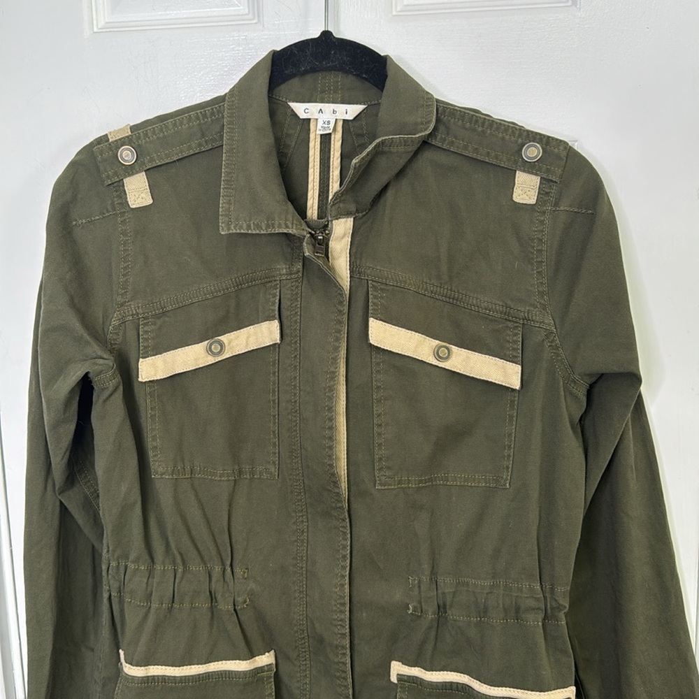 CAbi Green Utility Jacket with Hood and Fitted Silhouette - Picture 3 of 10